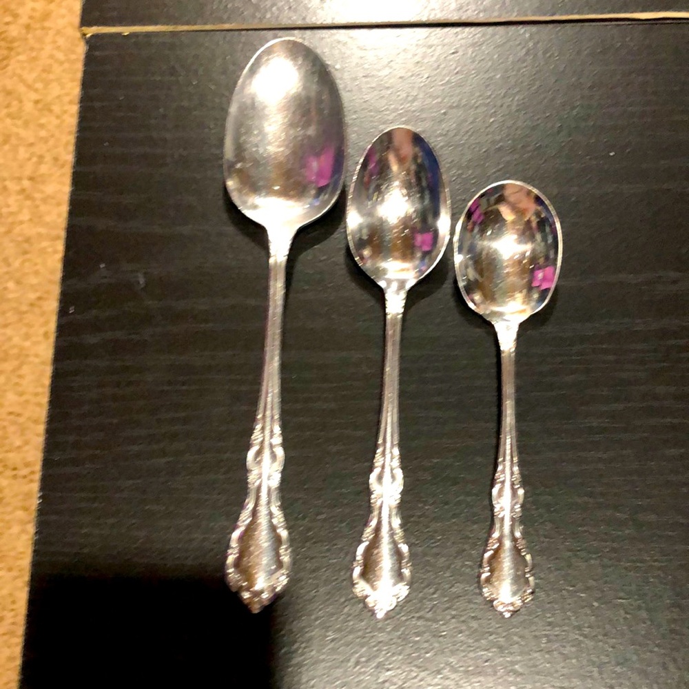 Distinction Stainless by Oneida set of 3 replacement spoons
